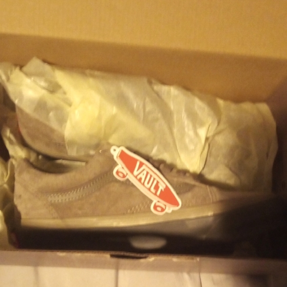 Vans  Off The Wall Coyotes! Brown Khaki Colored Premium Suede